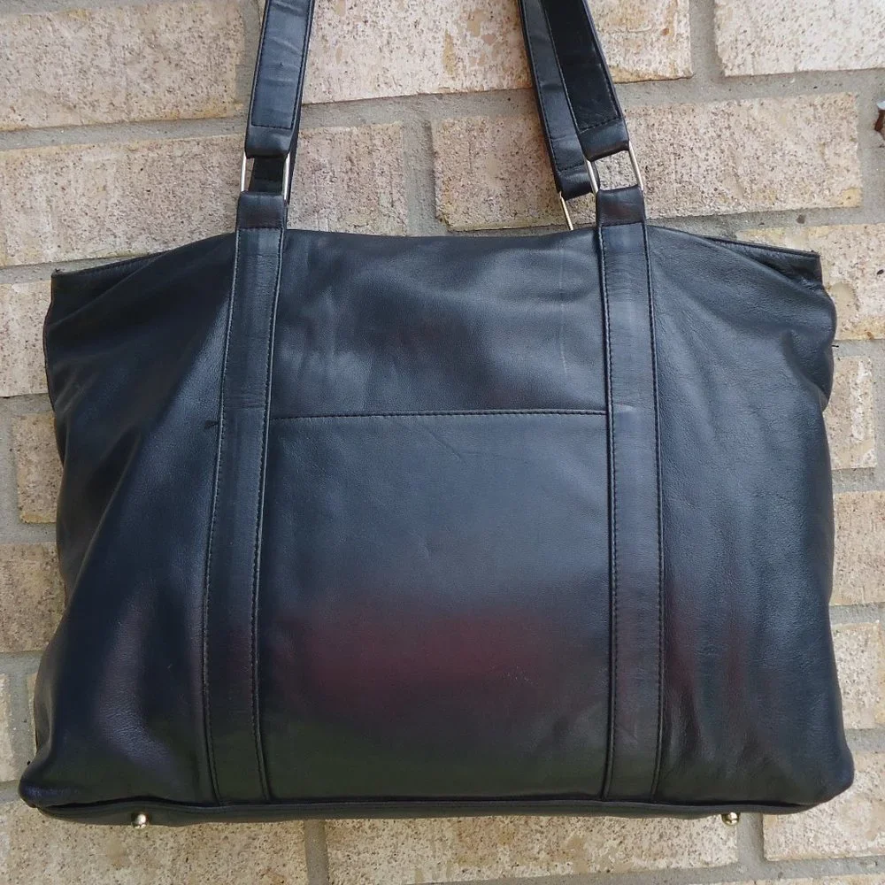 SAS leather bag/ briefcase with leather lining.